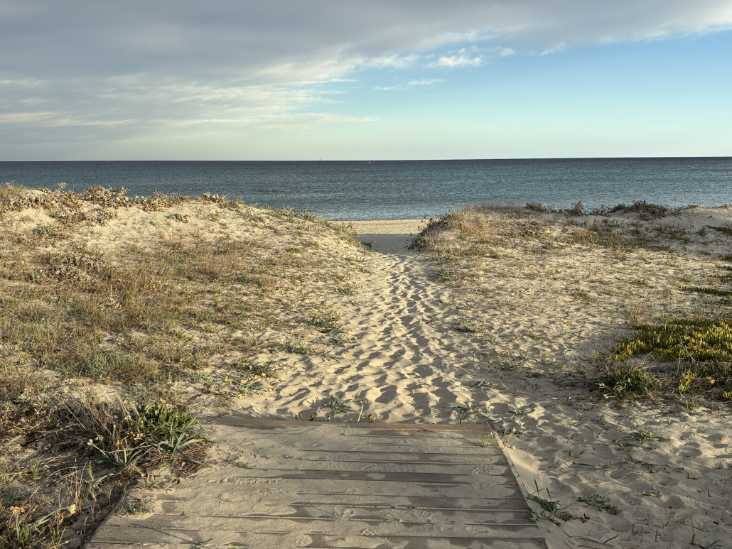 Yoga Retreat Sardinien - Strand Yoga Retreat Sardinien - Strand